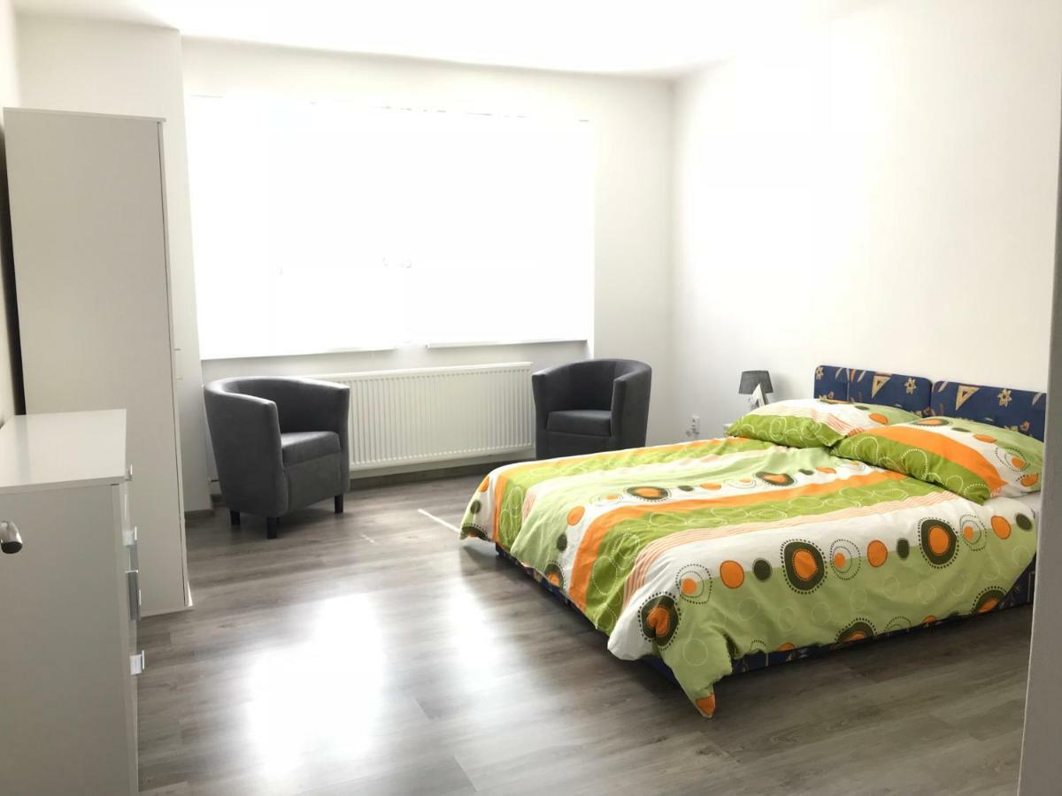 קרלובי וארי Royal Apartment מראה חיצוני תמונה