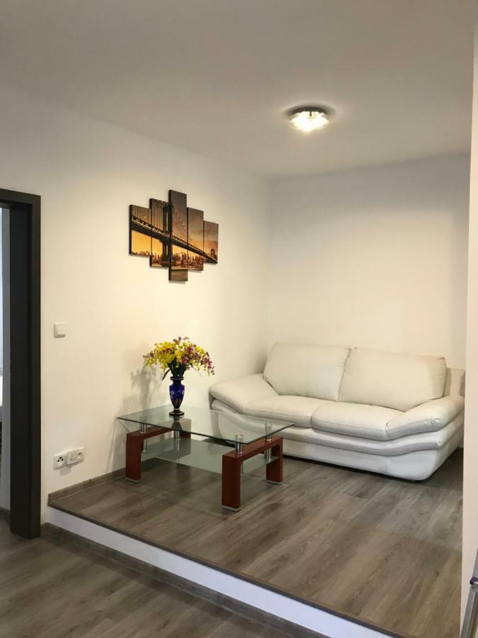 קרלובי וארי Royal Apartment מראה חיצוני תמונה