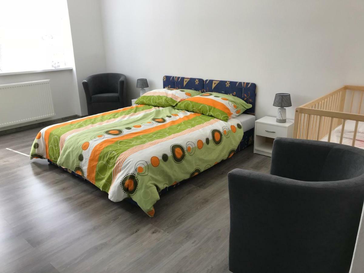 קרלובי וארי Royal Apartment מראה חיצוני תמונה