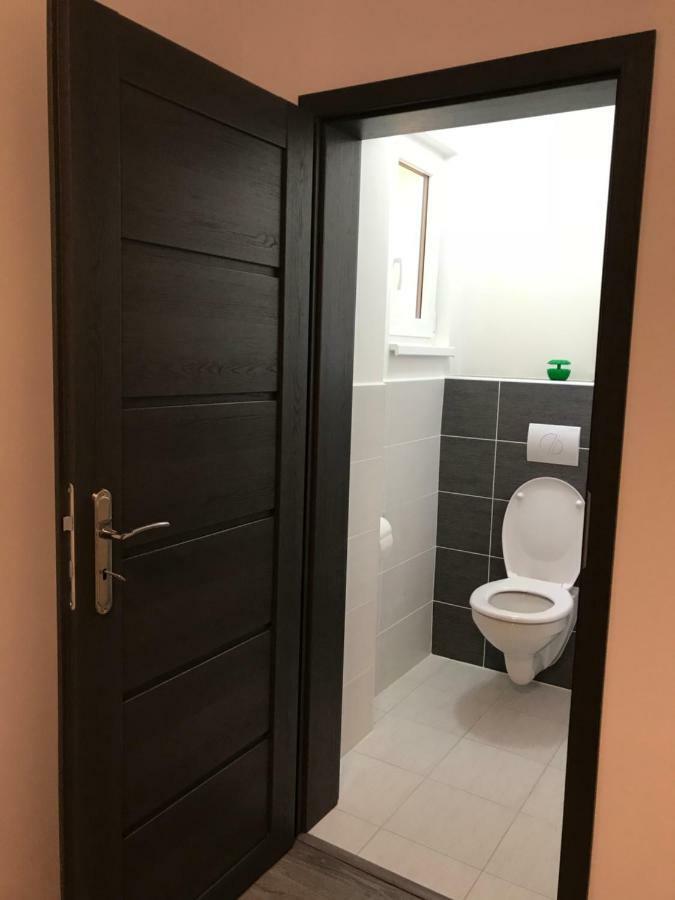 קרלובי וארי Royal Apartment מראה חיצוני תמונה